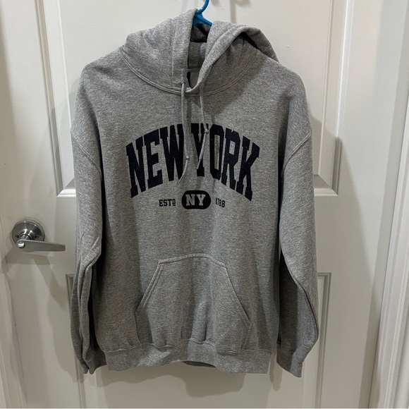 Gildan Tops - Gildan Gray New York Hoodie